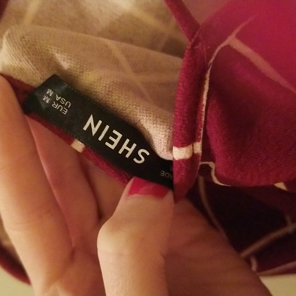 Red and white box design dress, brand new, no flaws - Picture 3 of 4